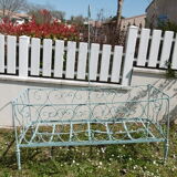 Wrought iron bed and his Swan-neck