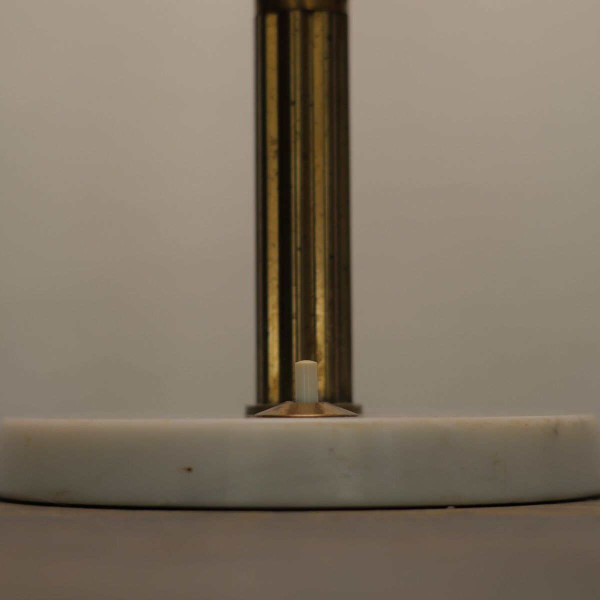 Table lamp in brass, glass and marble attributed to Stilux, Italy, 1950s.