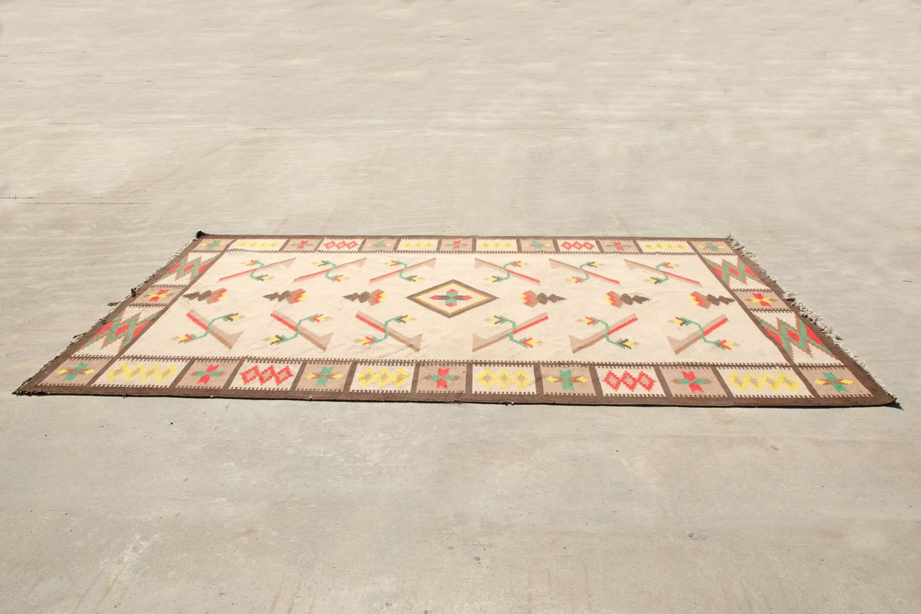 Immense tapis moderne vintage Kilim, 1970