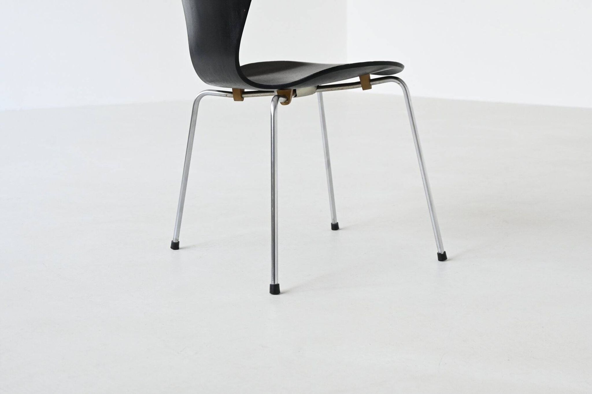 Chaises de salle à manger 'Butterfly' Arne Jacobsen 3107 Fritz Hansen Danemark 1967