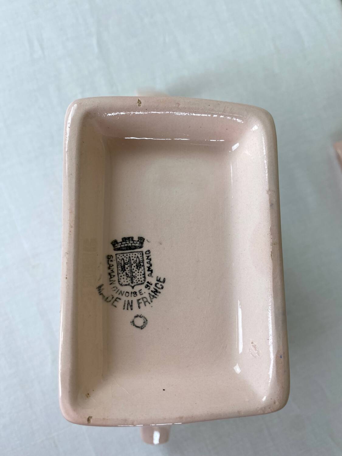 Théière art déco rose