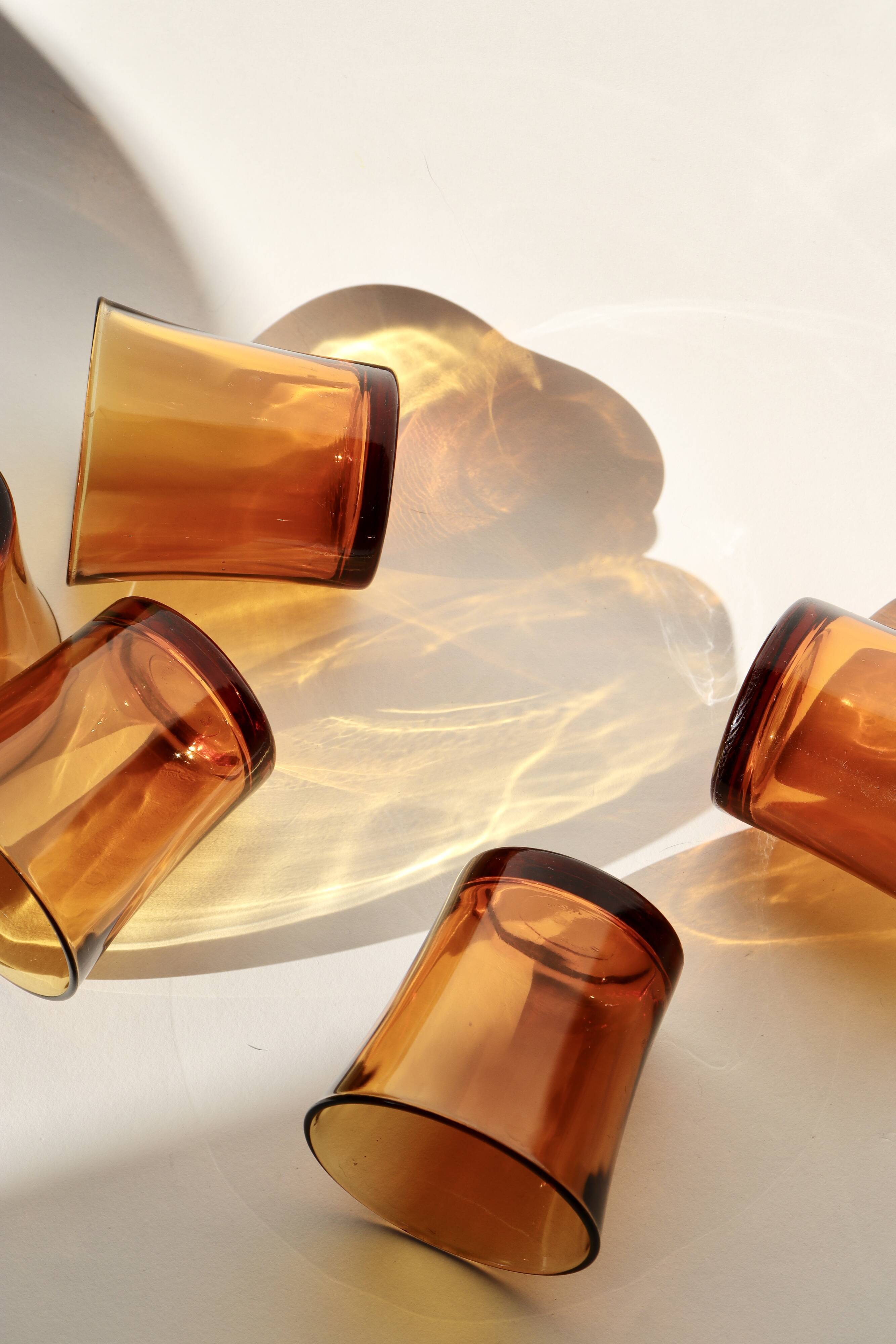 6 verres en verre ambré