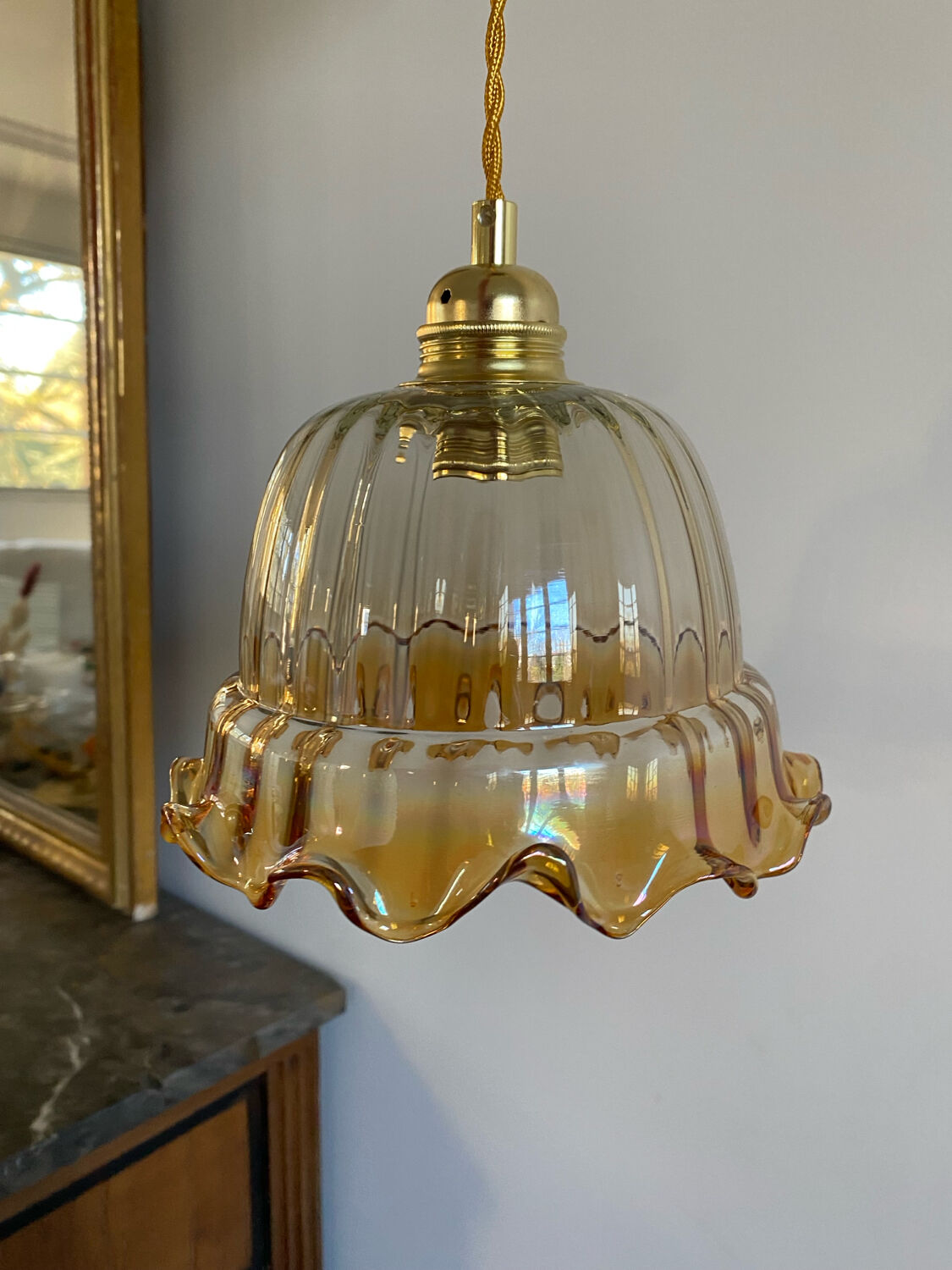Suspension with vintage amber glass lampshade