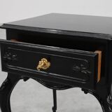 Paire de tables de chevet de style Louis XV en chêne laqué noir, France, années 1950