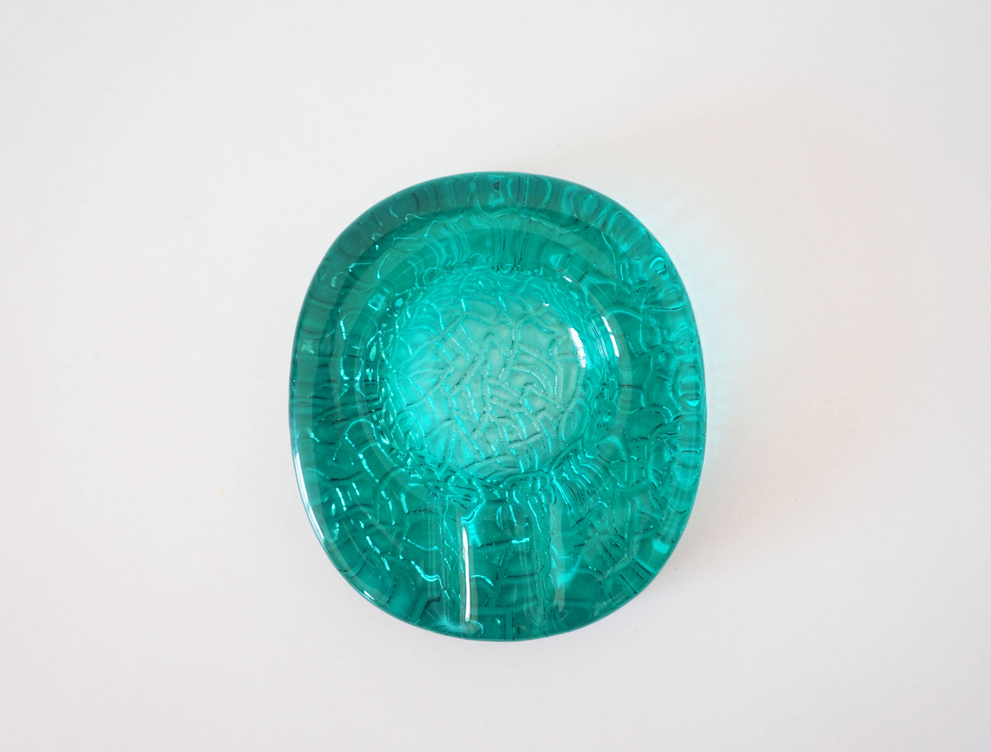 Turquoise annealed glass pocket empty