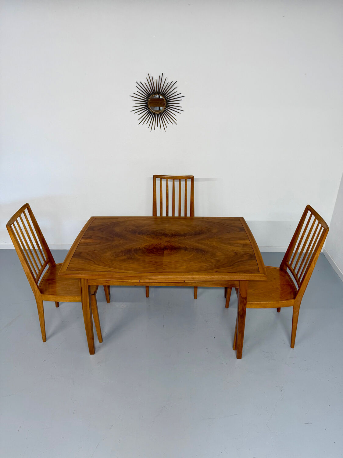 Table de repas à rallonges noyer massif design style scandinave an70