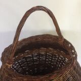 Wicker basket old wagon form