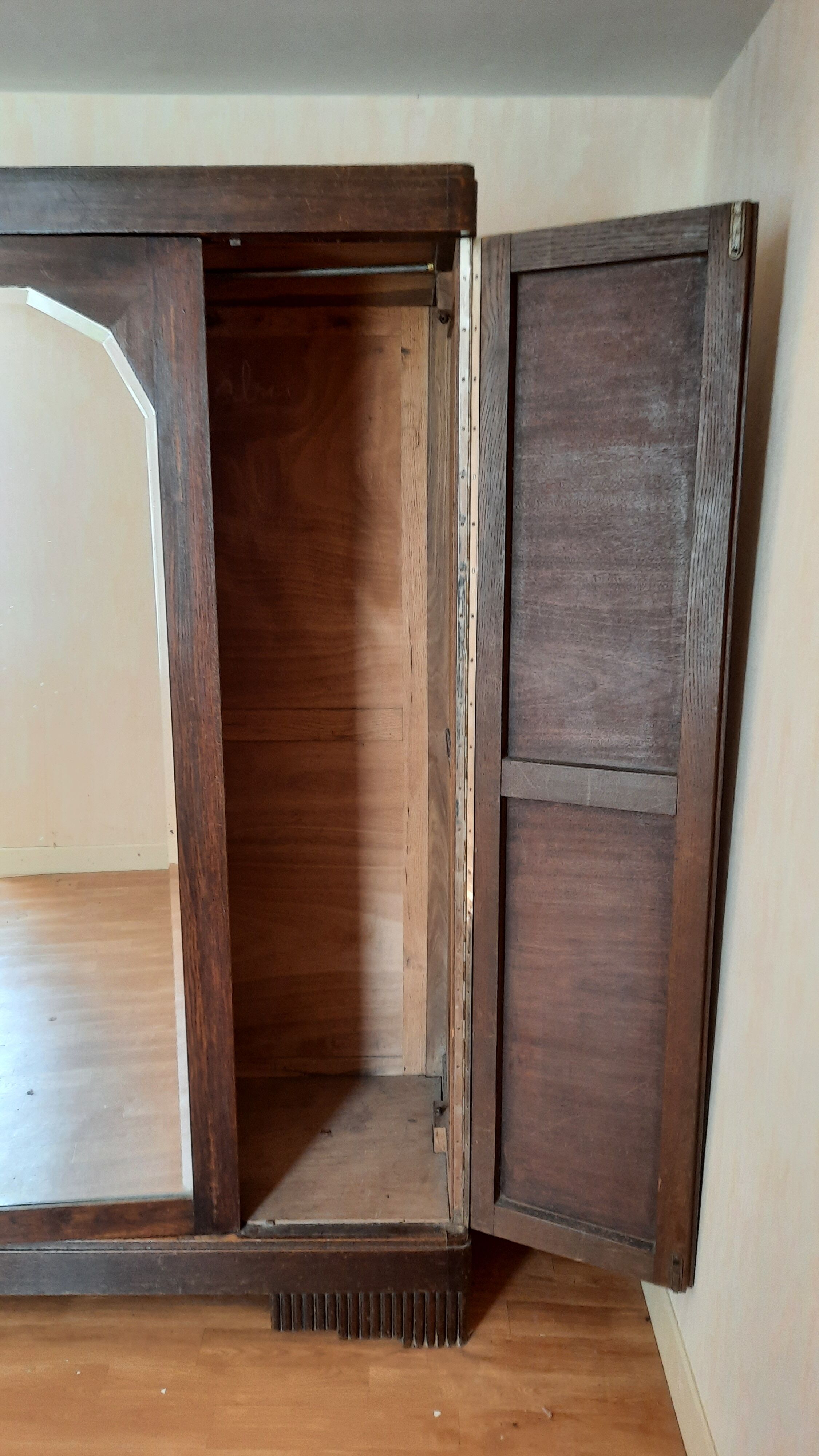 Art Nouveau style cabinet