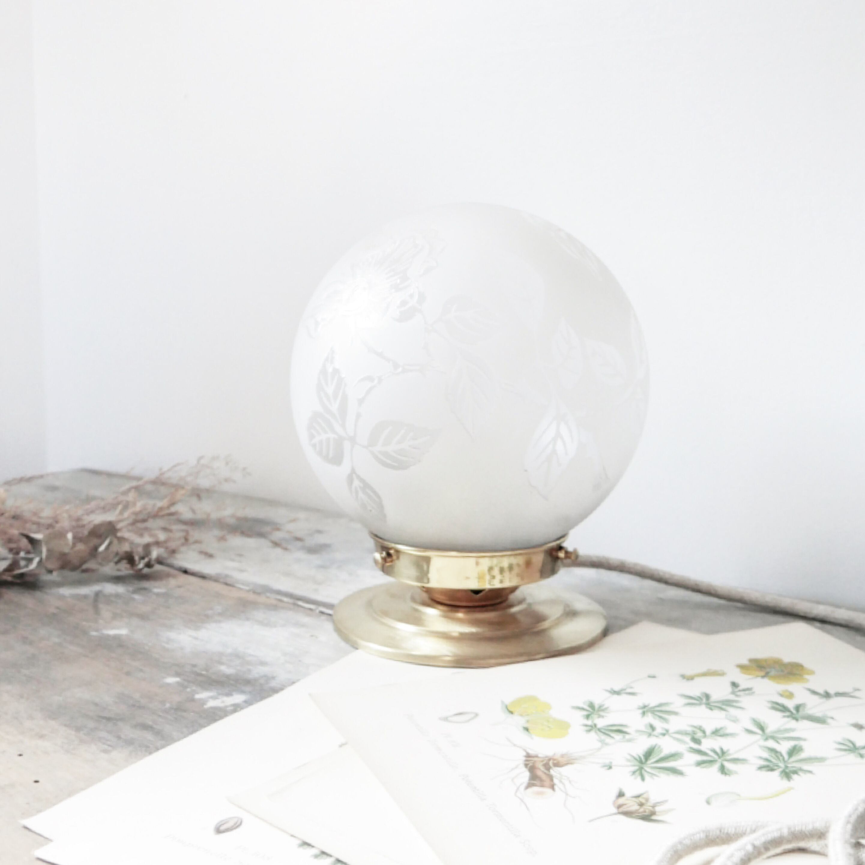 Engraved glass table lamp