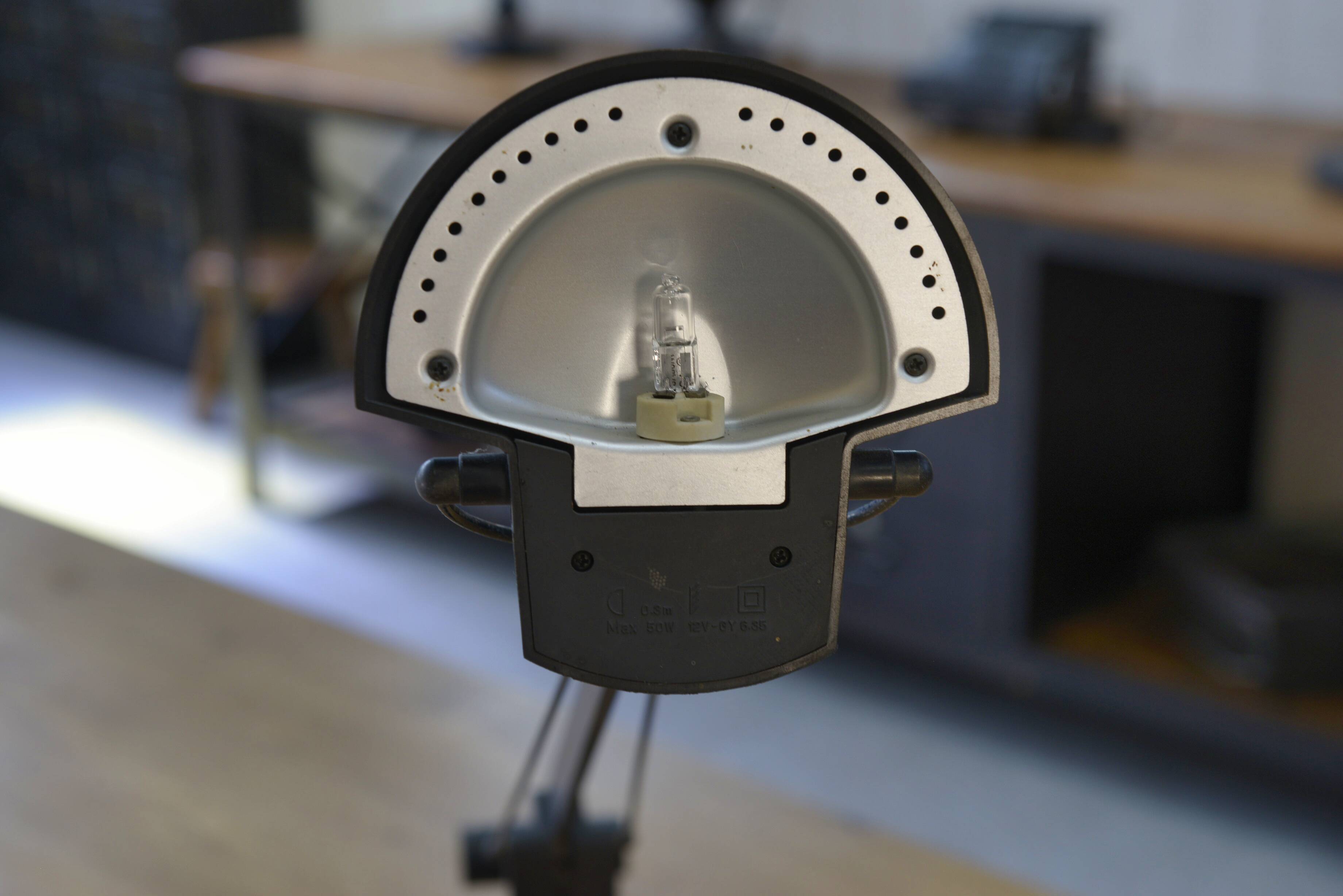 Vintage desk lamp model Lisa Italian design Guiseppe Cardile for Valenti