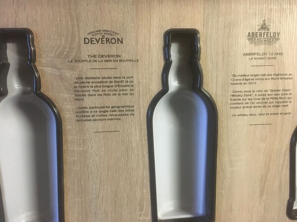 Présentoir de magasin pour whisky et rhum en métal et mélaminé