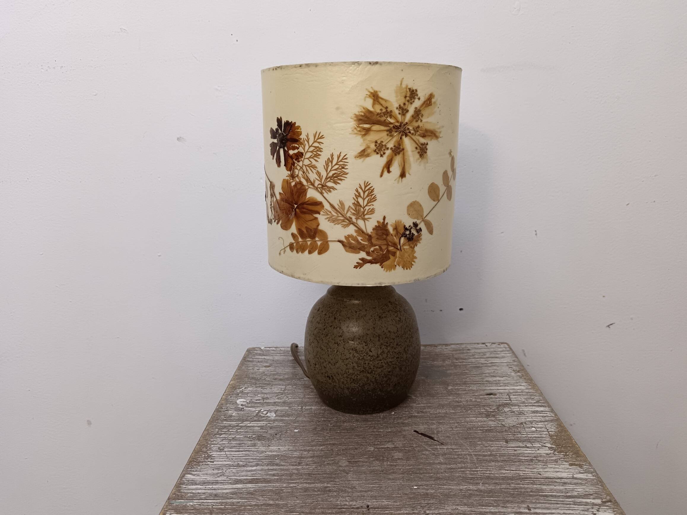 Ceramic floor lamp with Herbarium lampshade
