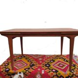 Scandinavian table with lb teak extensions