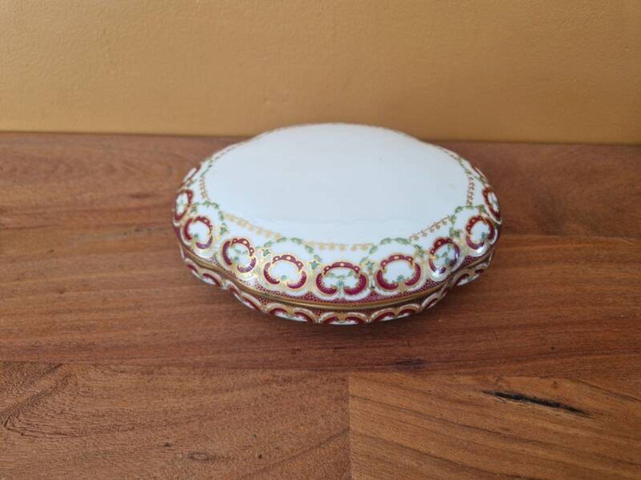 Theodore Haviland - Mousseline porcelain bonbonnière - Limoges 1900