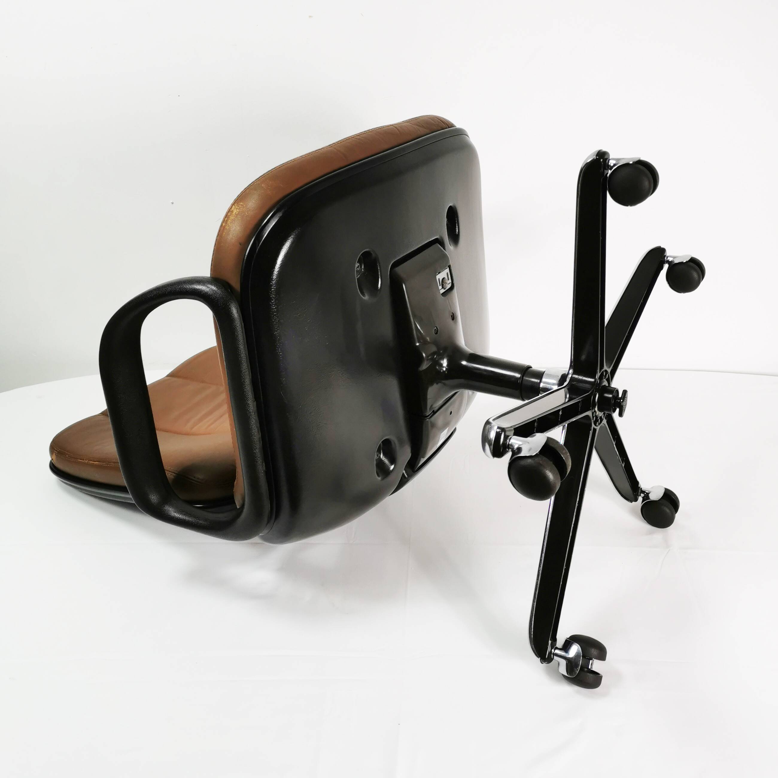 Leather desk chair, Vitra, designed by Wolfgang Mueller, 1970s.