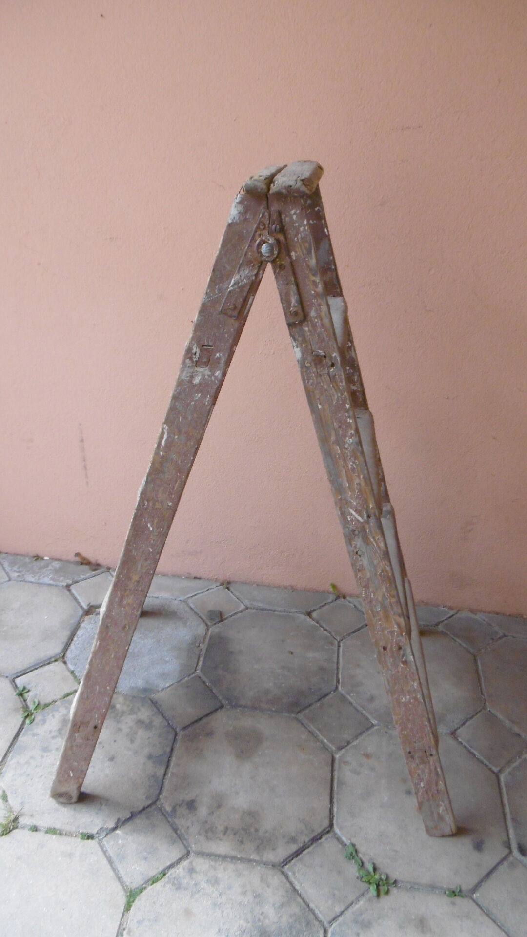 Painter's old steplady