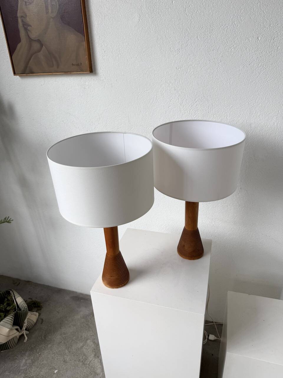 Paire de lampes de table bois chêne années 50