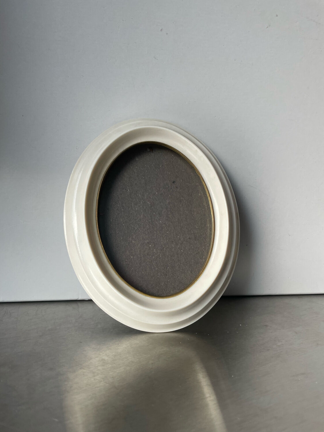 Oval bakelite vintage frame