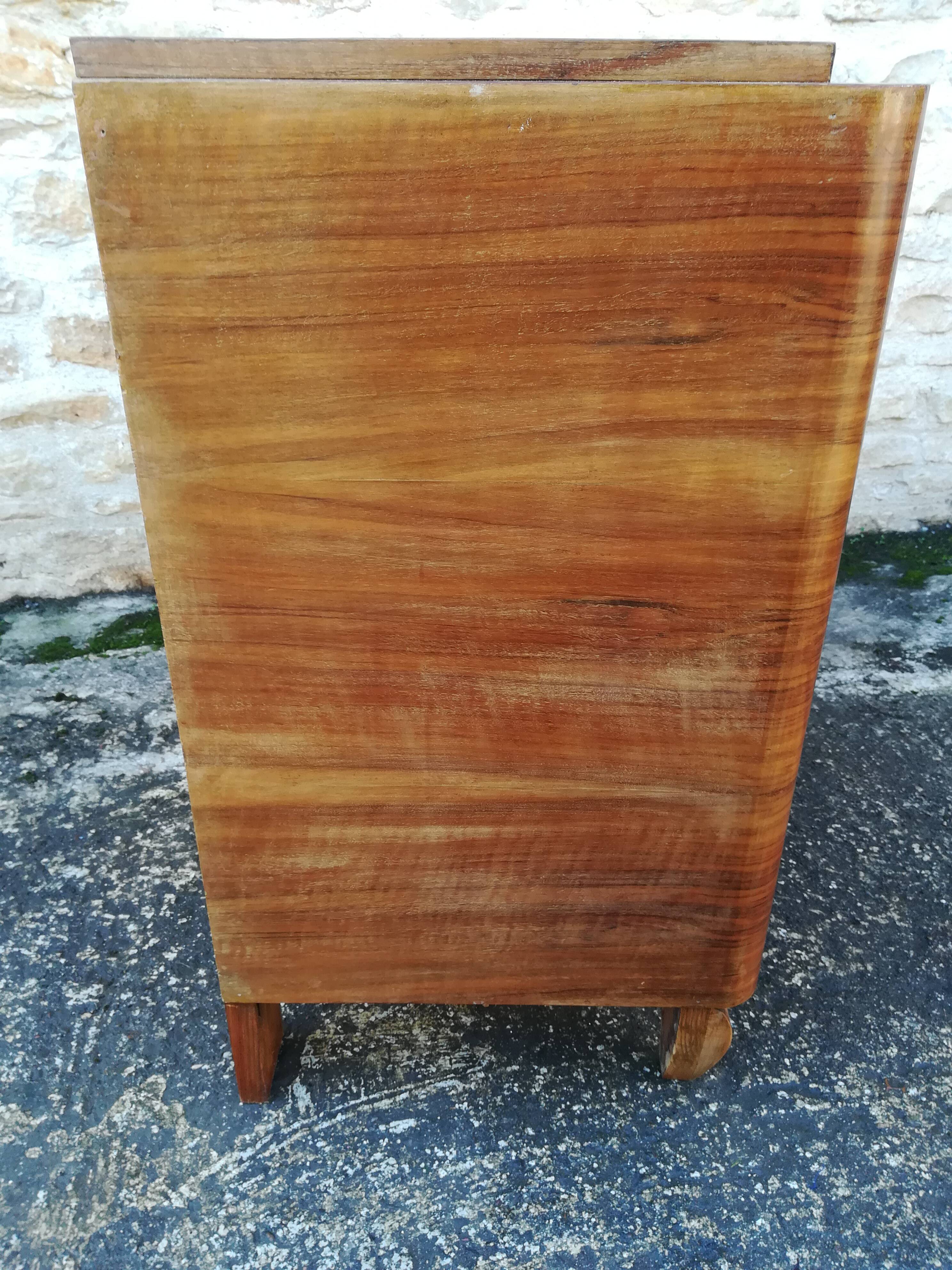 Vintage chest of drawers