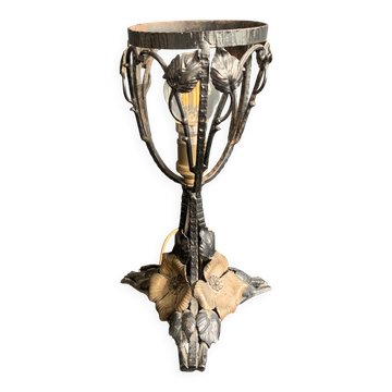 1900 Art Nouveau wrought iron lamp with floral motif