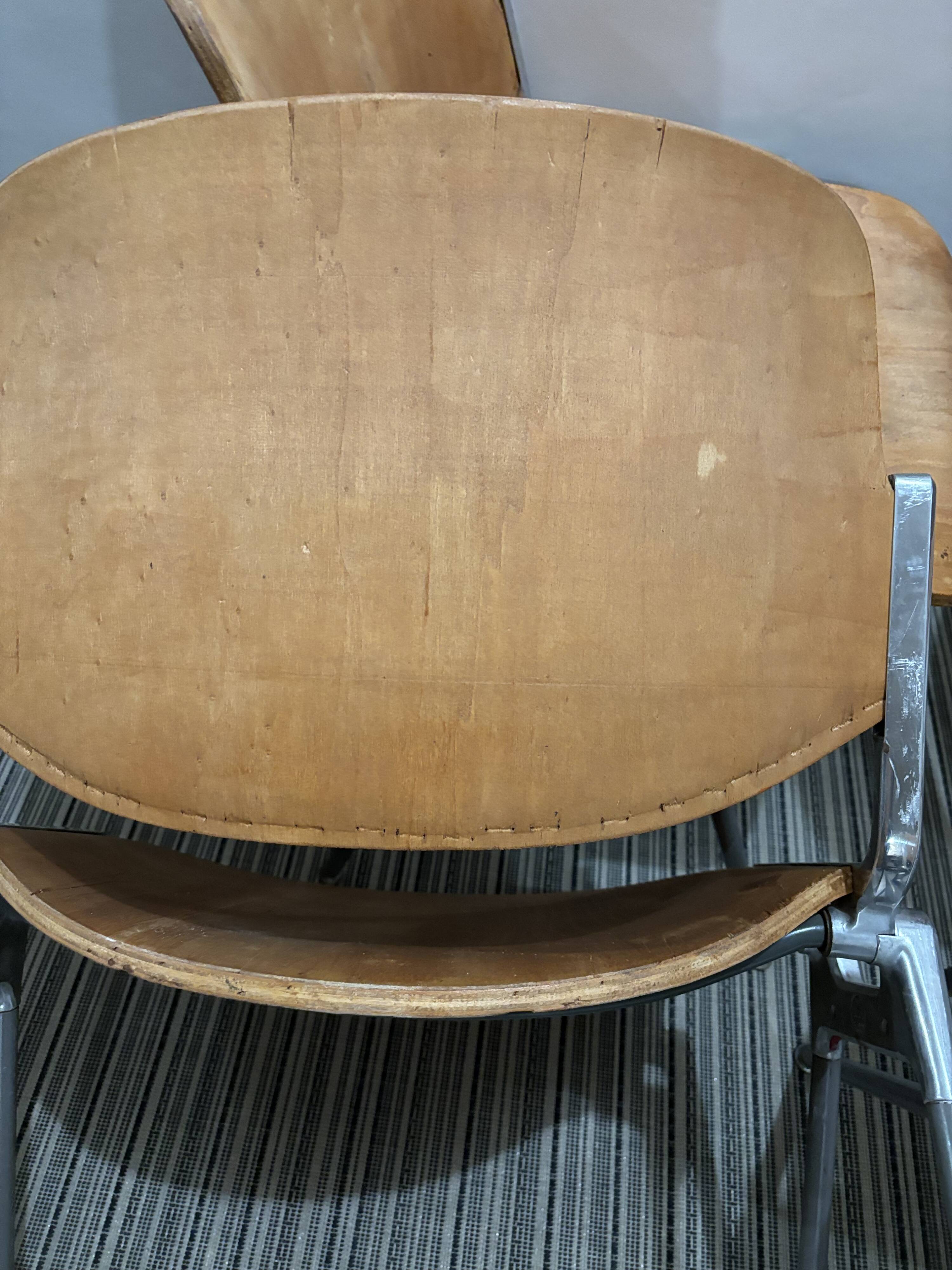 Set of 4 70s Castelli wooden chairs