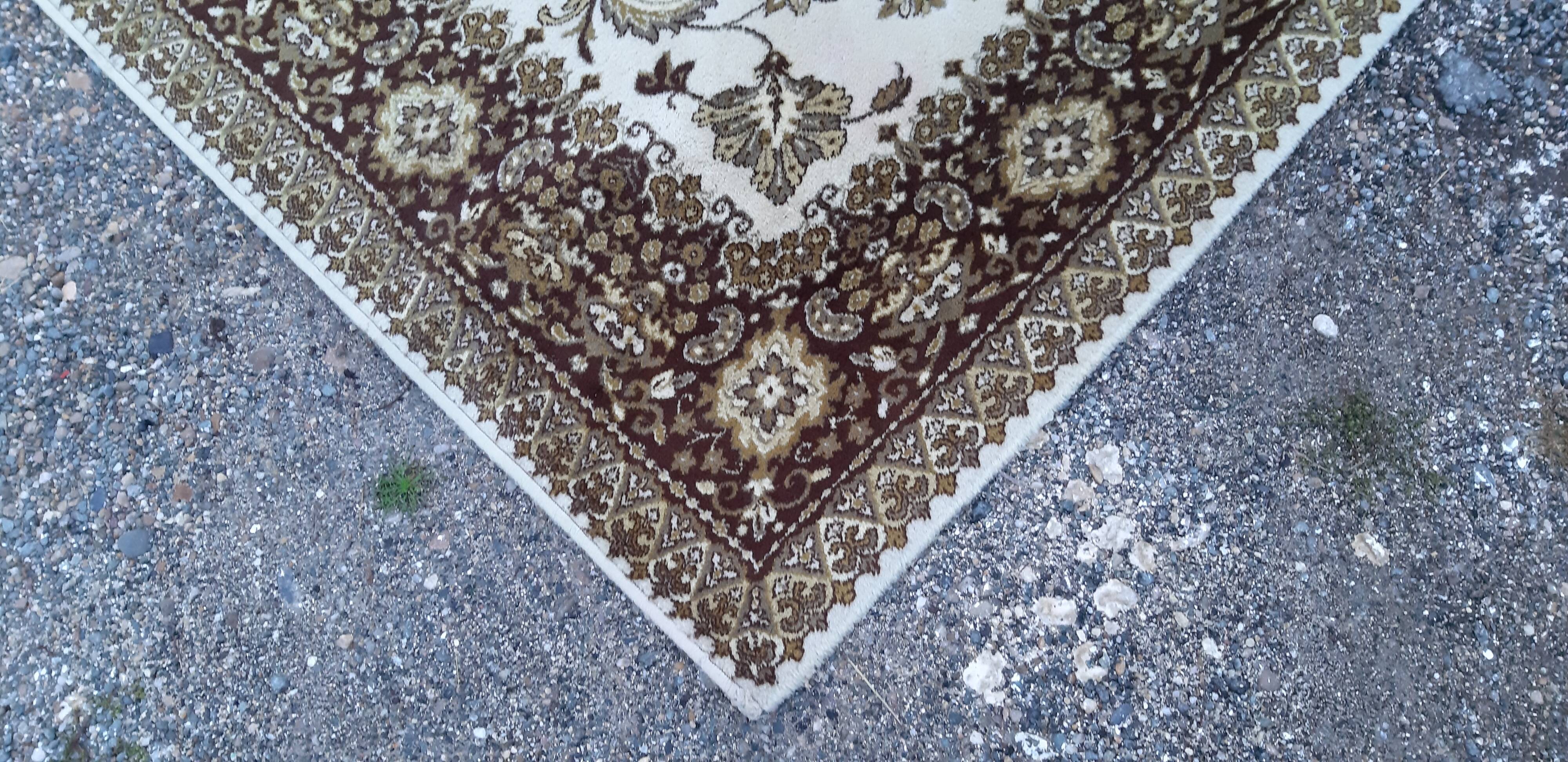 100% Wool St Maclou Mechanic Carpet 250x200cm