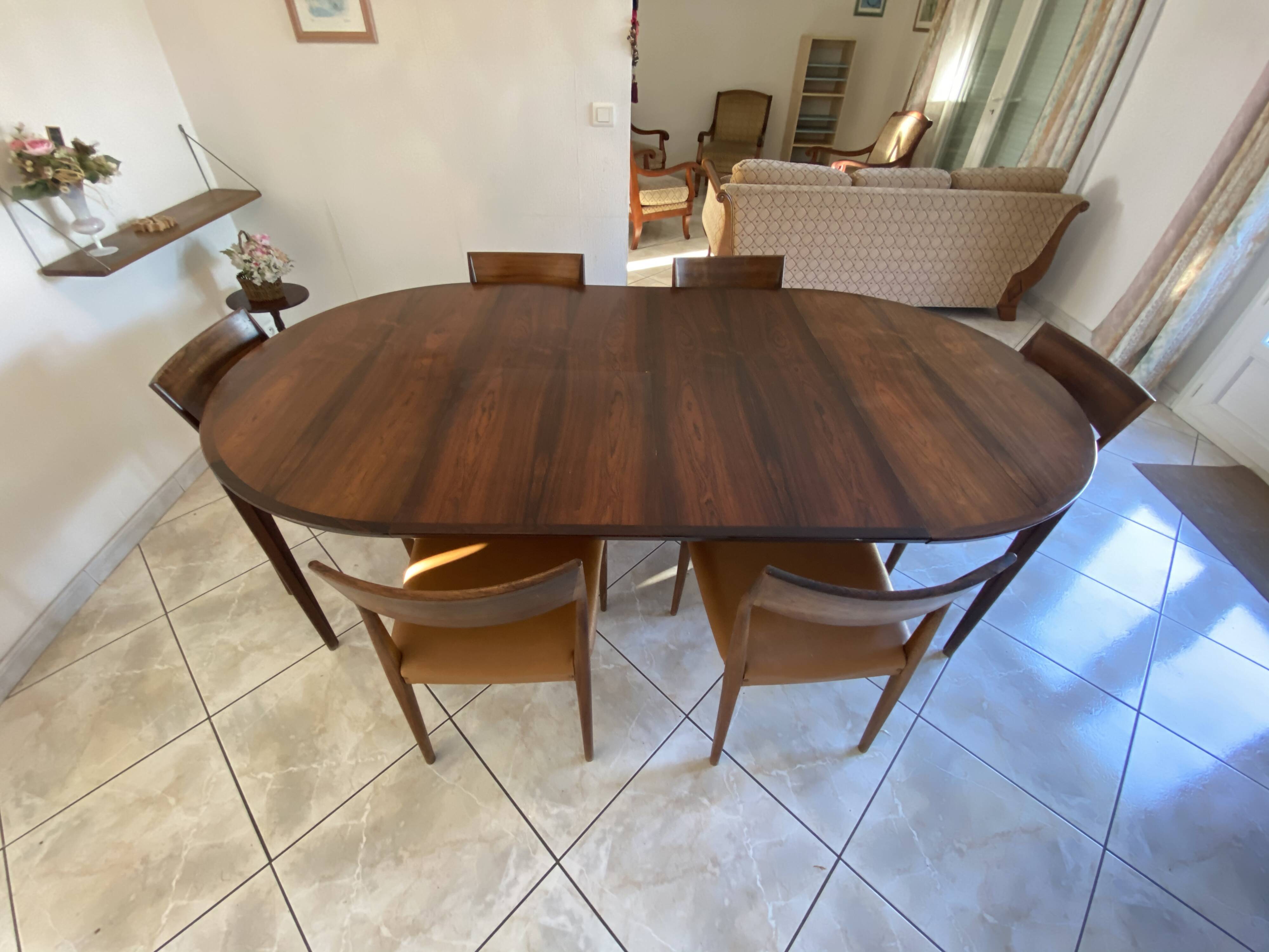 Mle 38 rio rosewood dining table by Henry Rosengren Hansen and 6 matching chairs