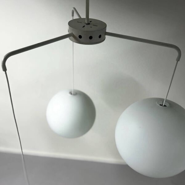 Lampe suspendu du milieu du siècle avec trois grands globes en verre opale par philips, années 1960