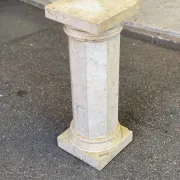 Colonne piédestal en pierre naturelle marbre beige style néoclassique 77cm