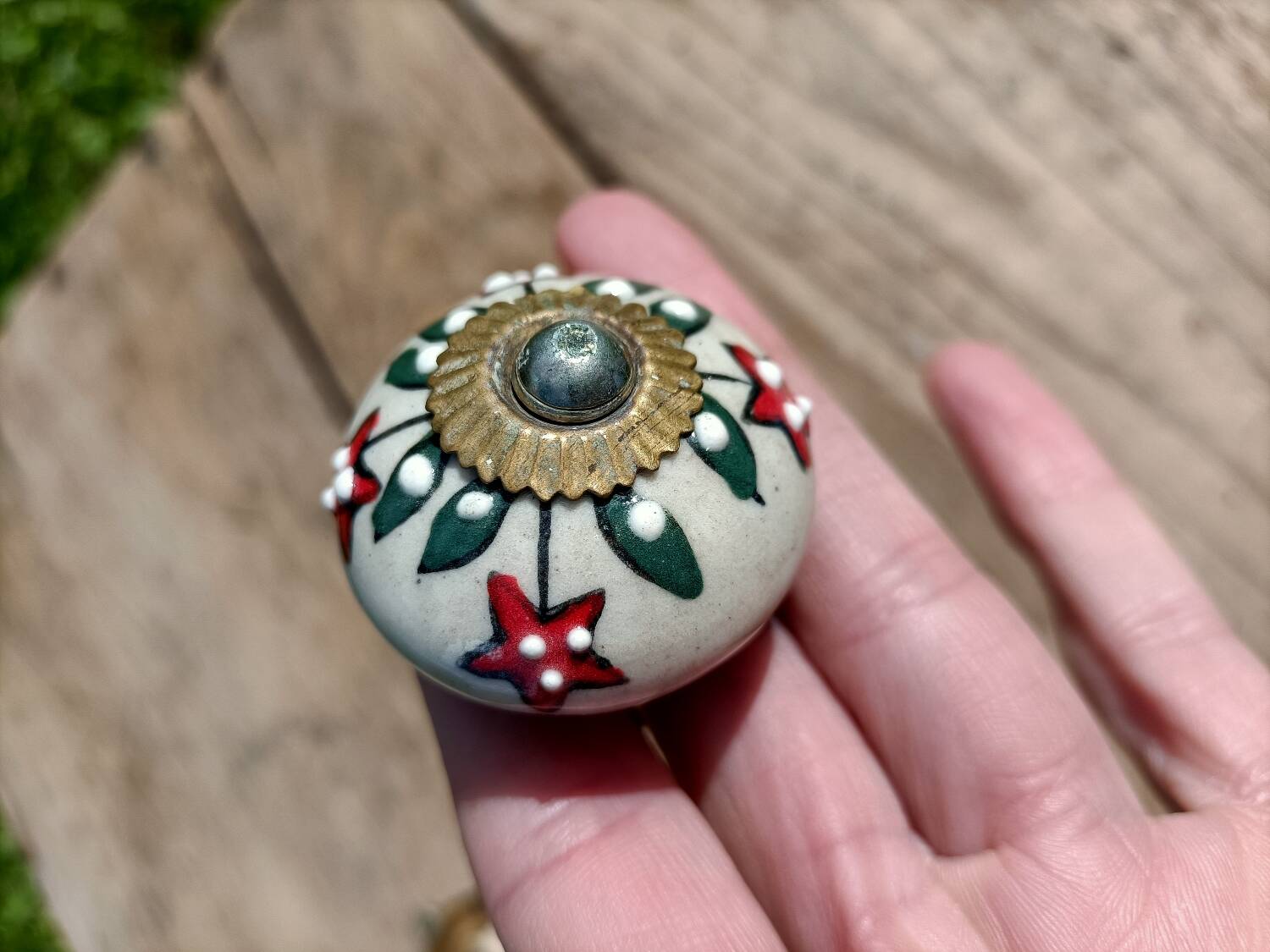 Retro door knobs in genuine sandstone