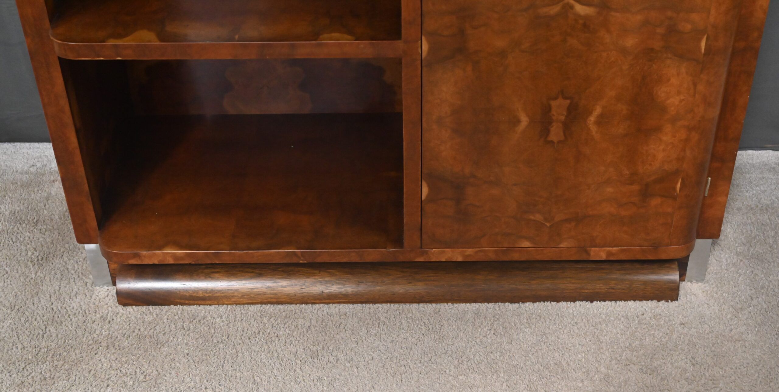 Bibus Art Deco in elm burl veneer – 1940