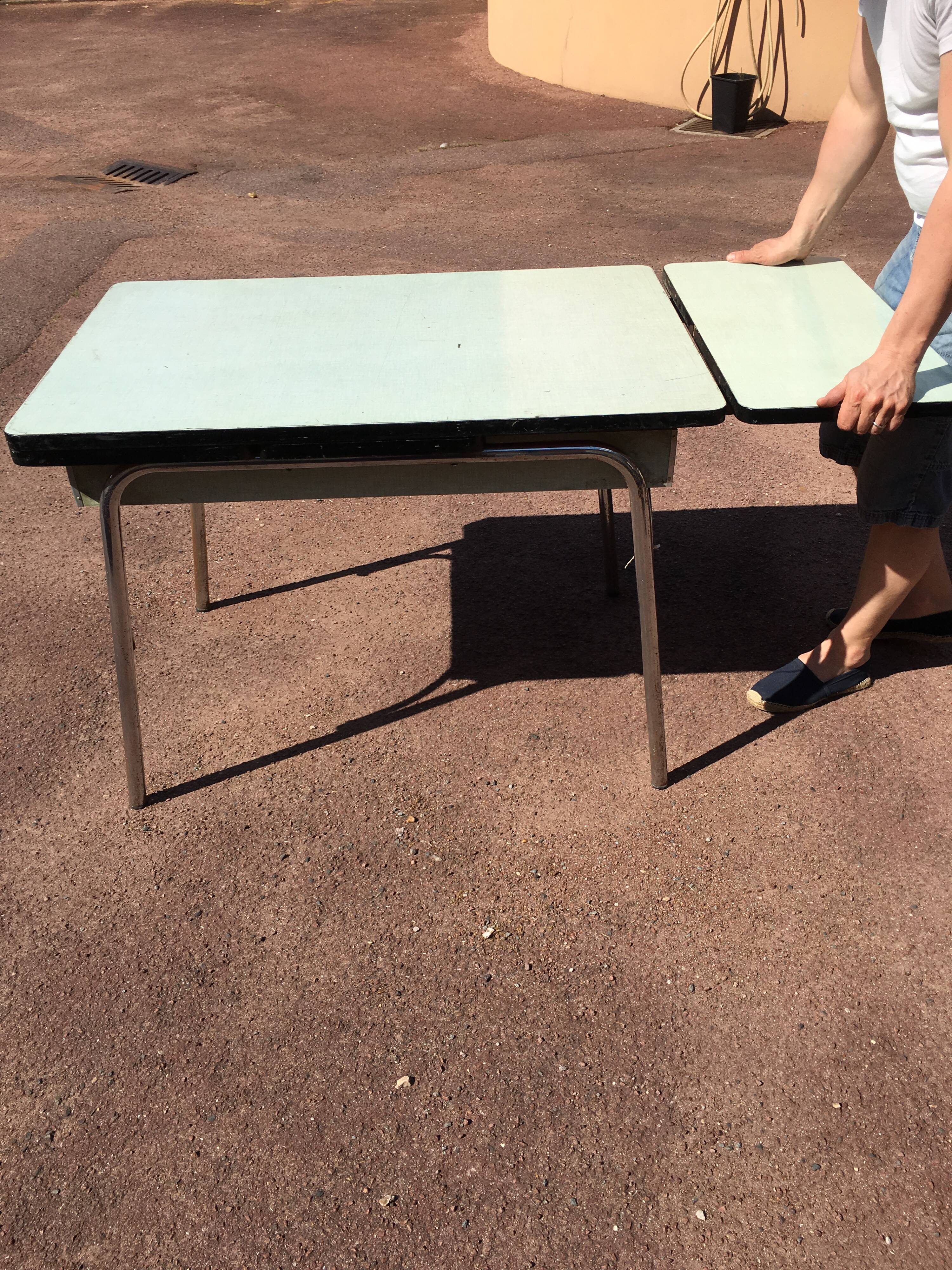 Vintage extendable  formica table