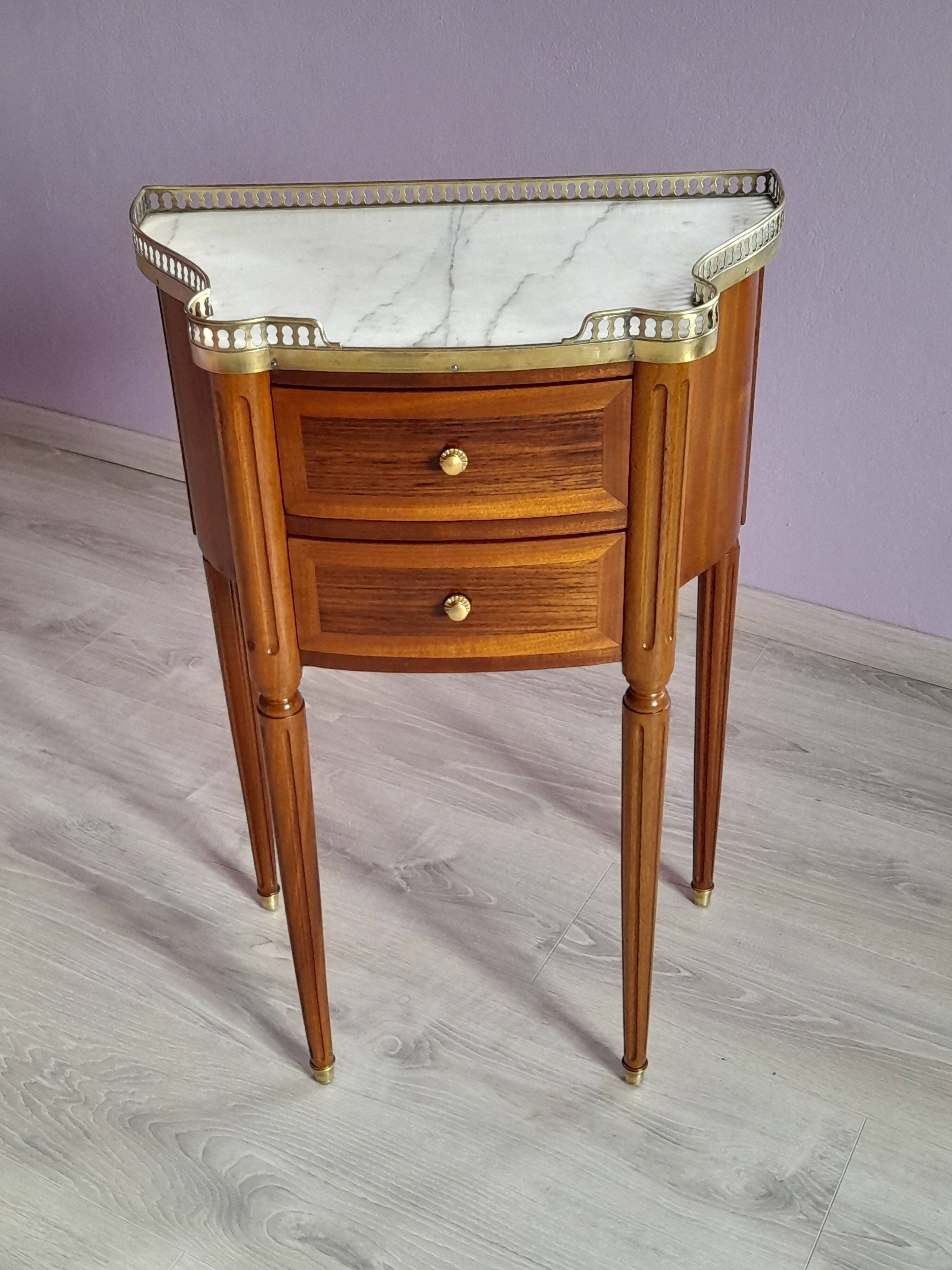 Meuble d'appoint Louis XVI -  19 ème siècle