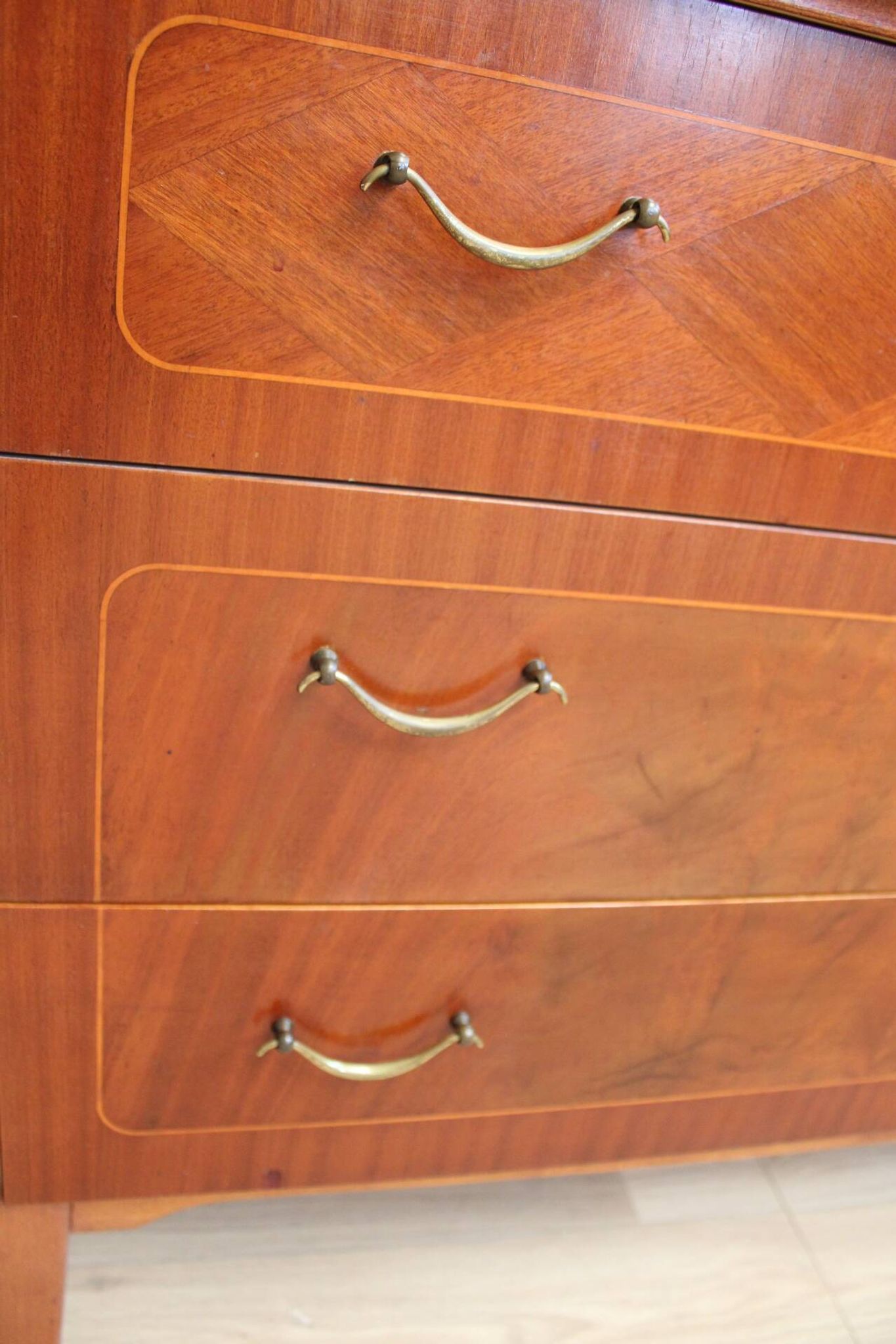 Vintage chest of drawers 3 drawers double handles and brass feet 1960s suede