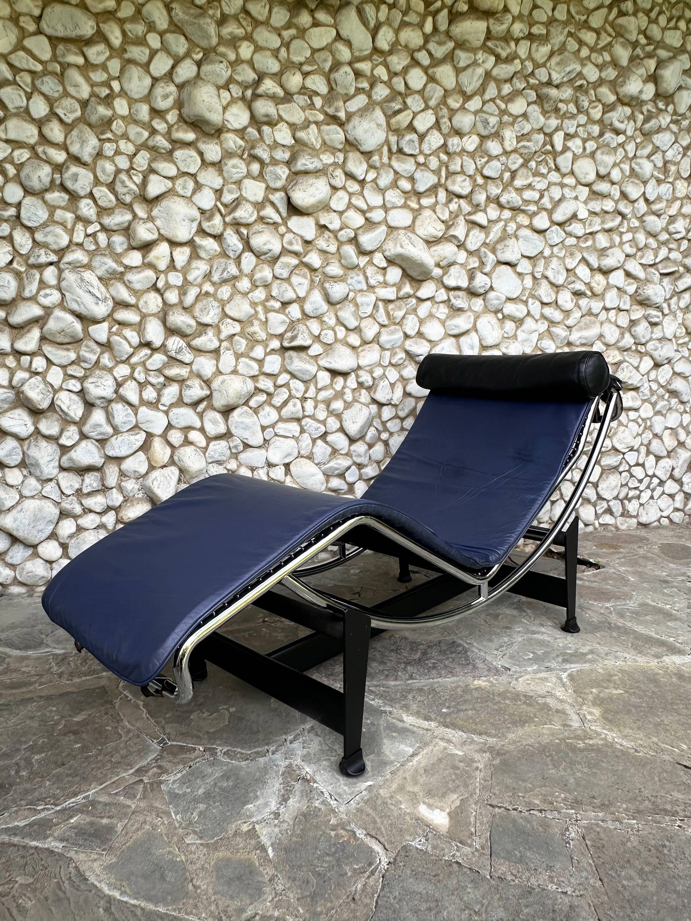 Cassina LC4 chaise longue by Le Corbusier, Pierre Jeanneret & Charlotte Perriand in blue leather.