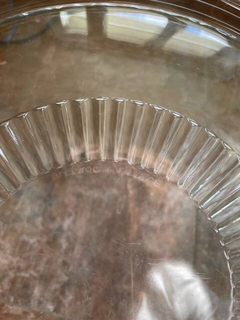 Vintage glass pie dish or tray arcoroc