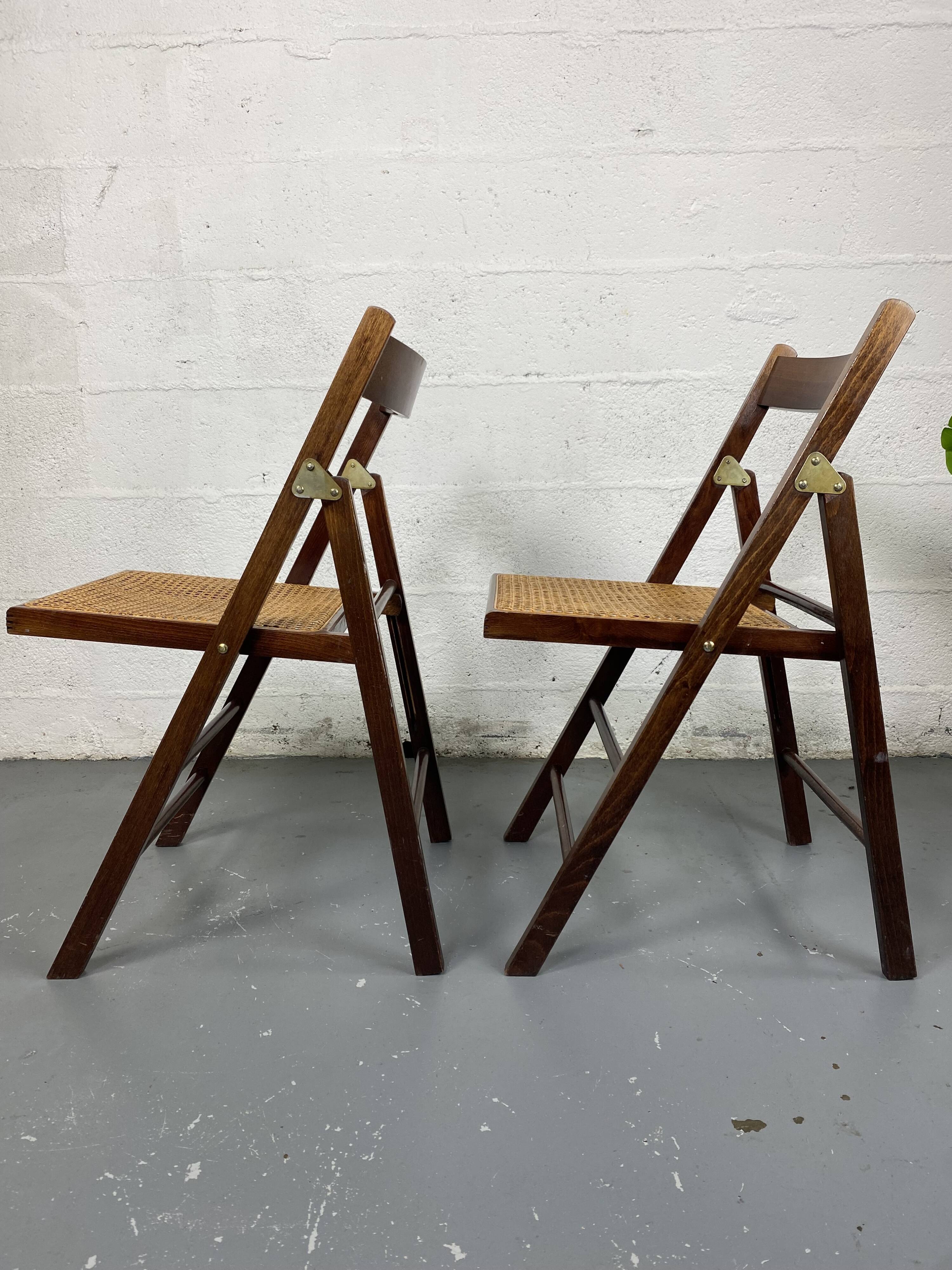 Lot folding chairs in canning