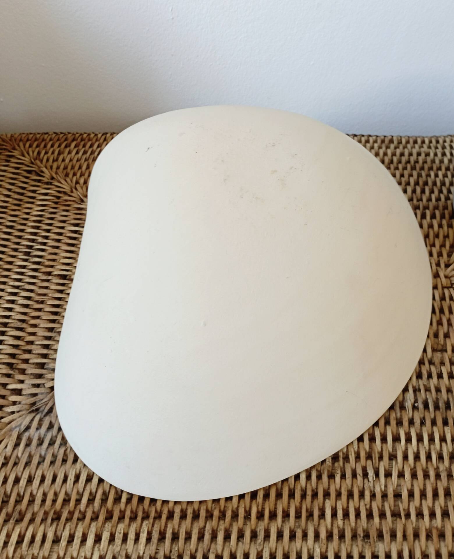 Large vintage shell in glazed ceramic