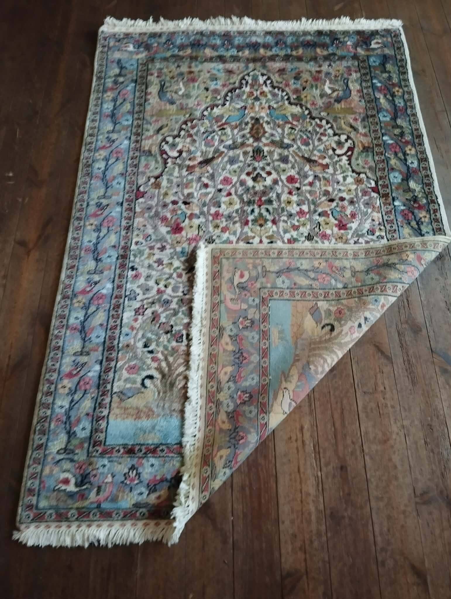 Handmade Pakistani wool and silk rug 183x124cm