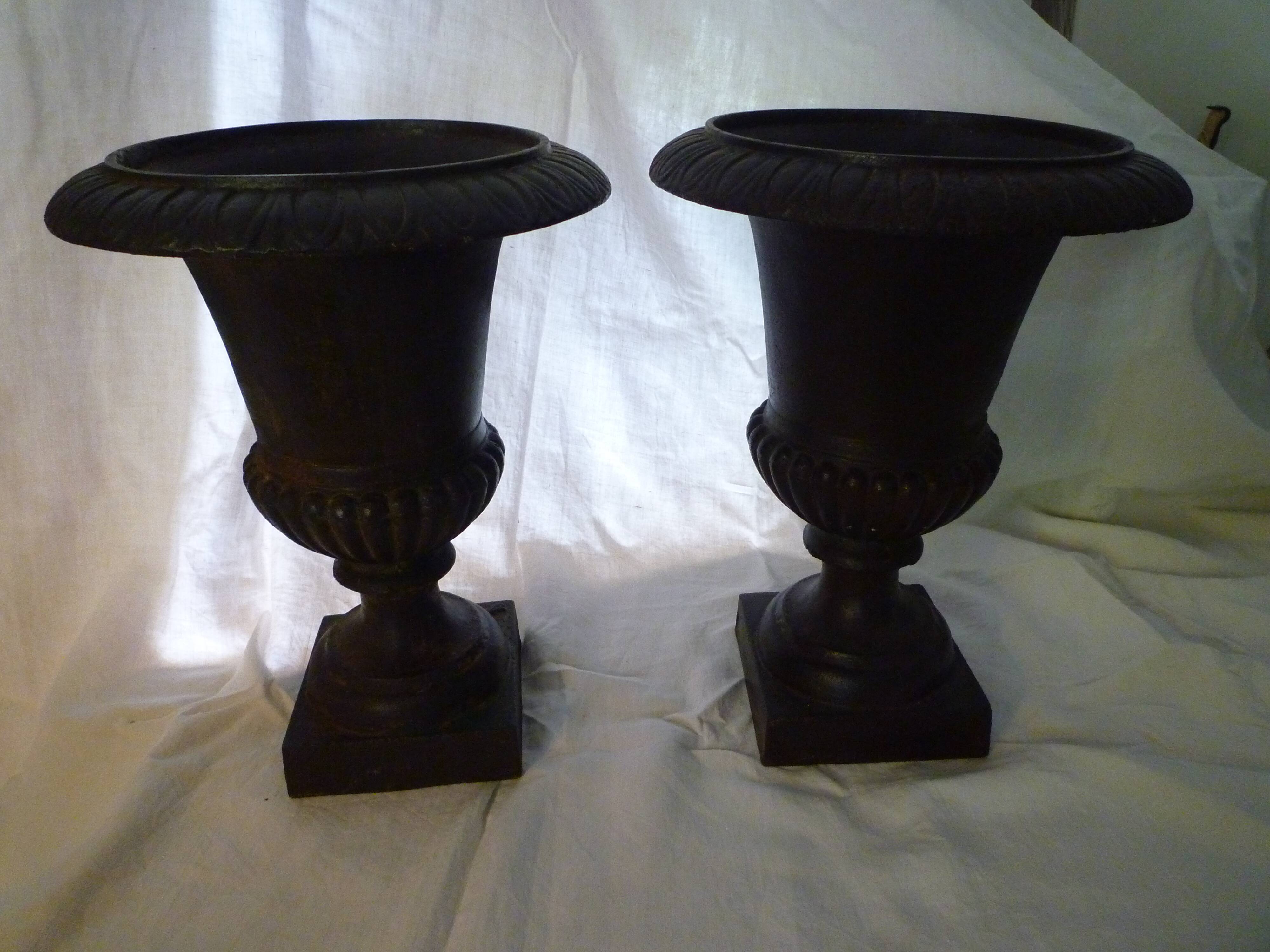 Pair gardener vases medici style cast iron xixth establishment emile pêchenard