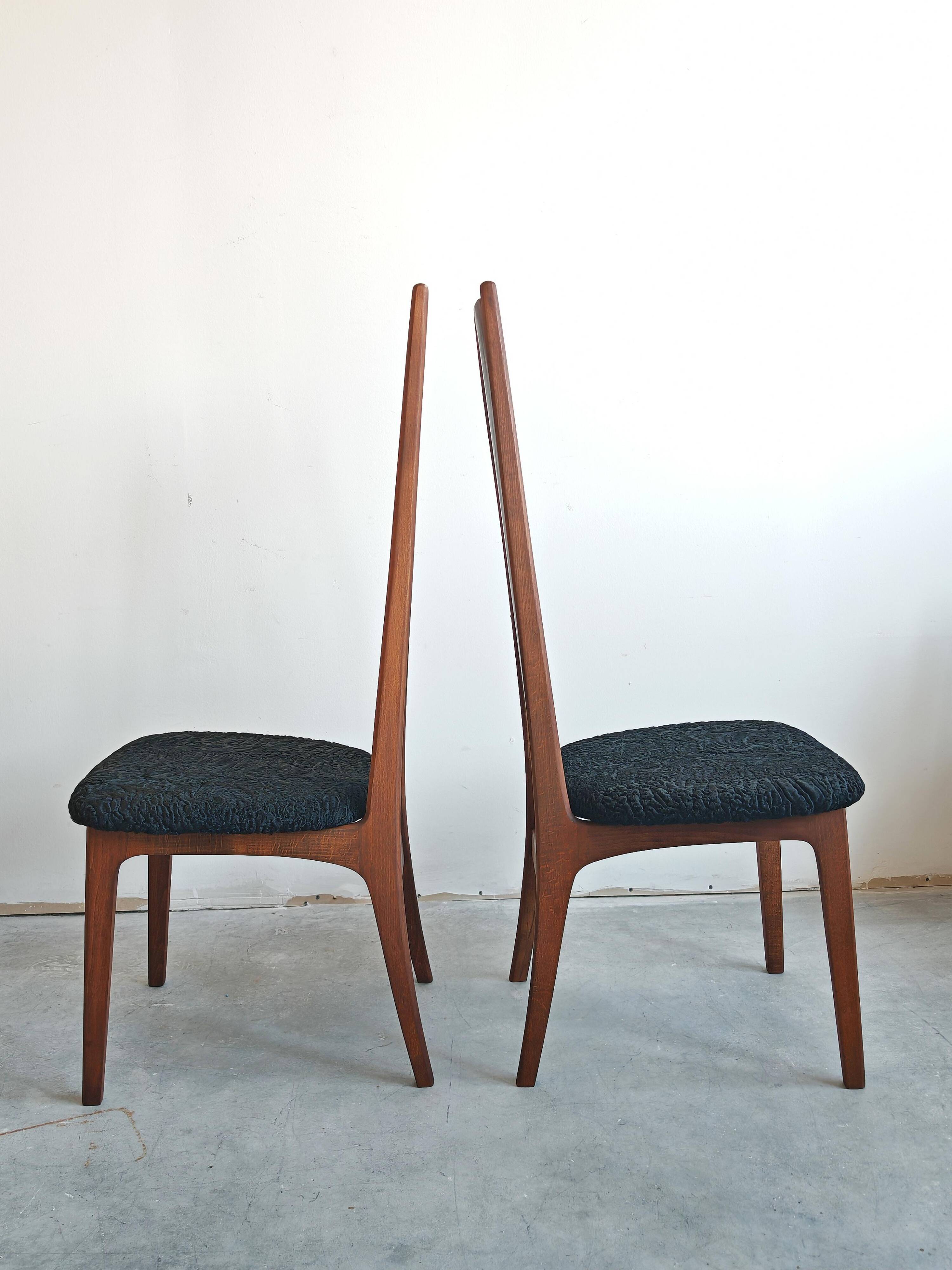 Paire de chaises mid-century en peau d'agneau Astrakan