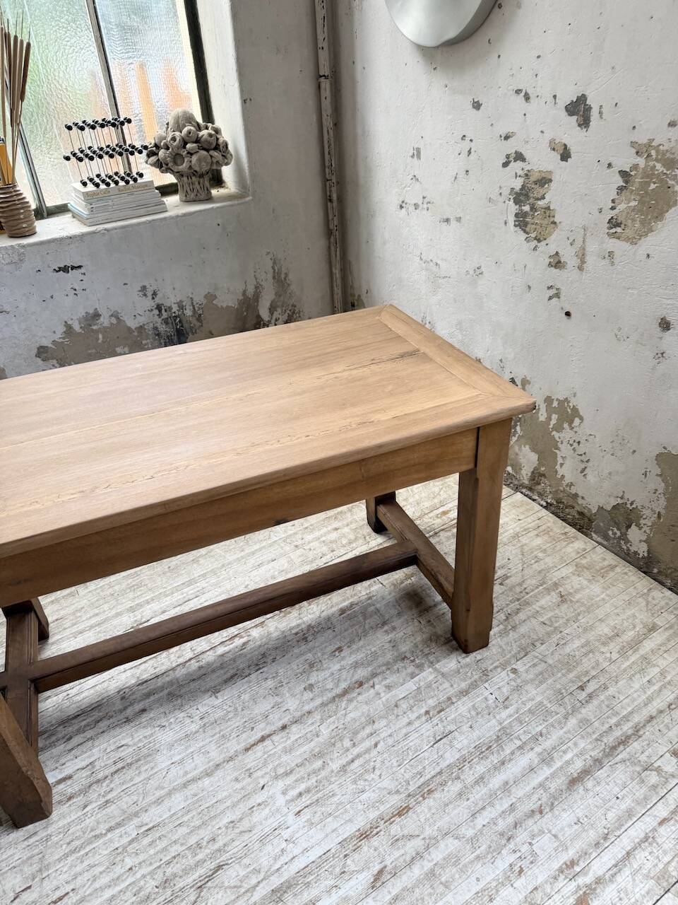Antique farmhouse or drapery table in walnut, 1900 XL