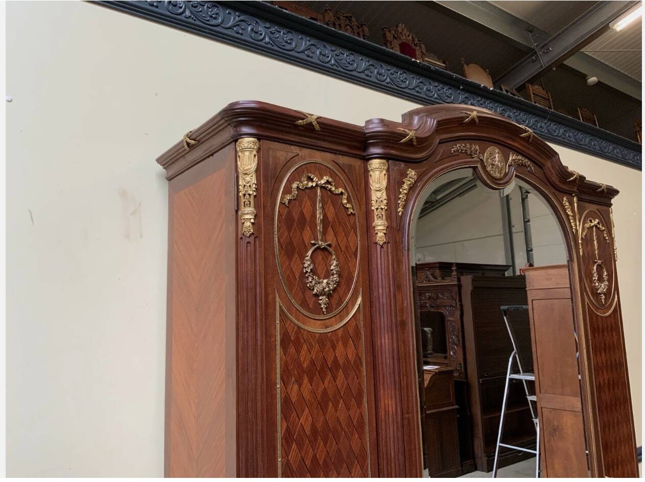 Antique Art Nouveau wardrobe, linen. - fire-gilded bronze