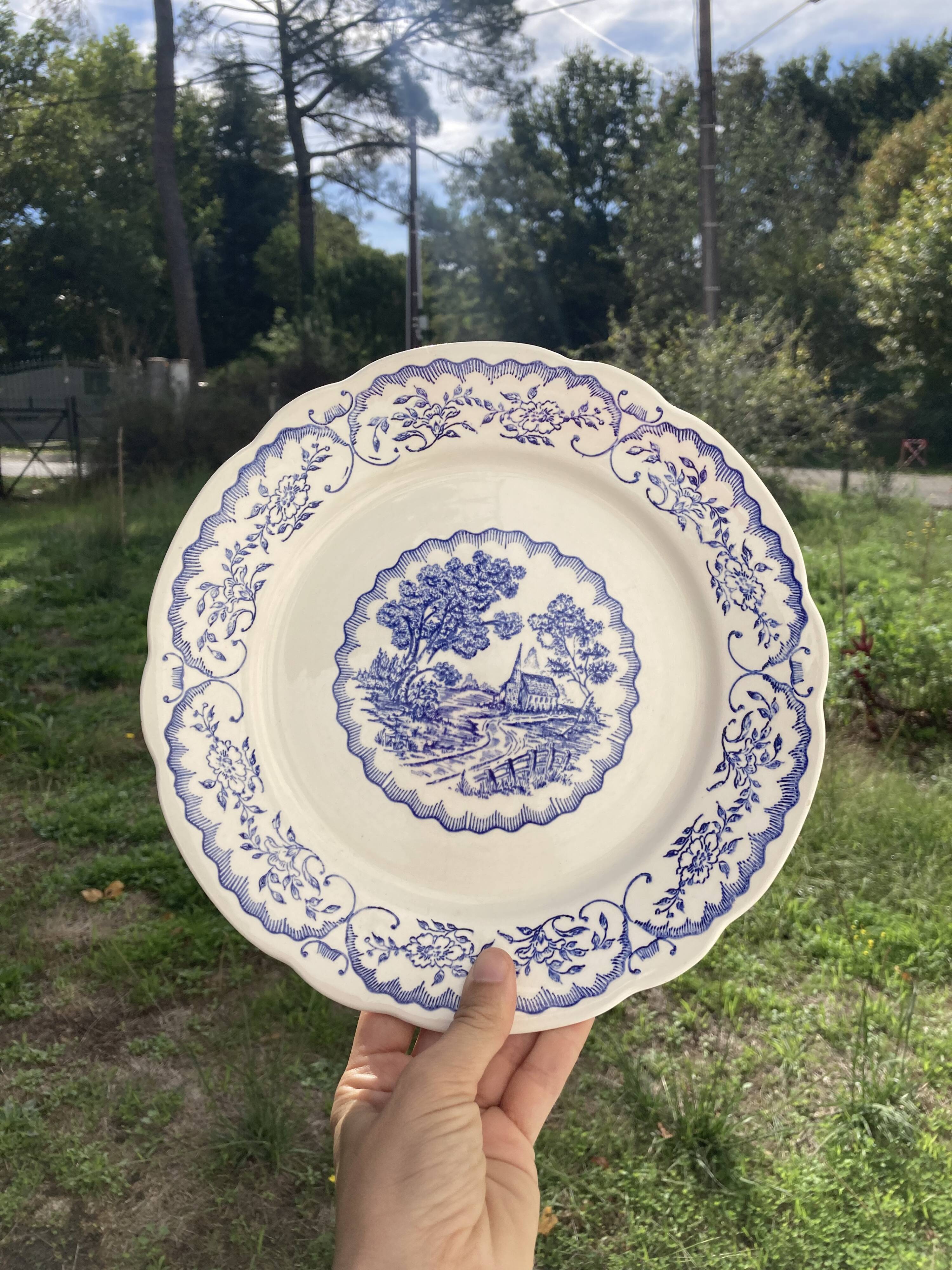 8 flat plates Digoin Sarreguemines blue and white vintage with countryside village décor