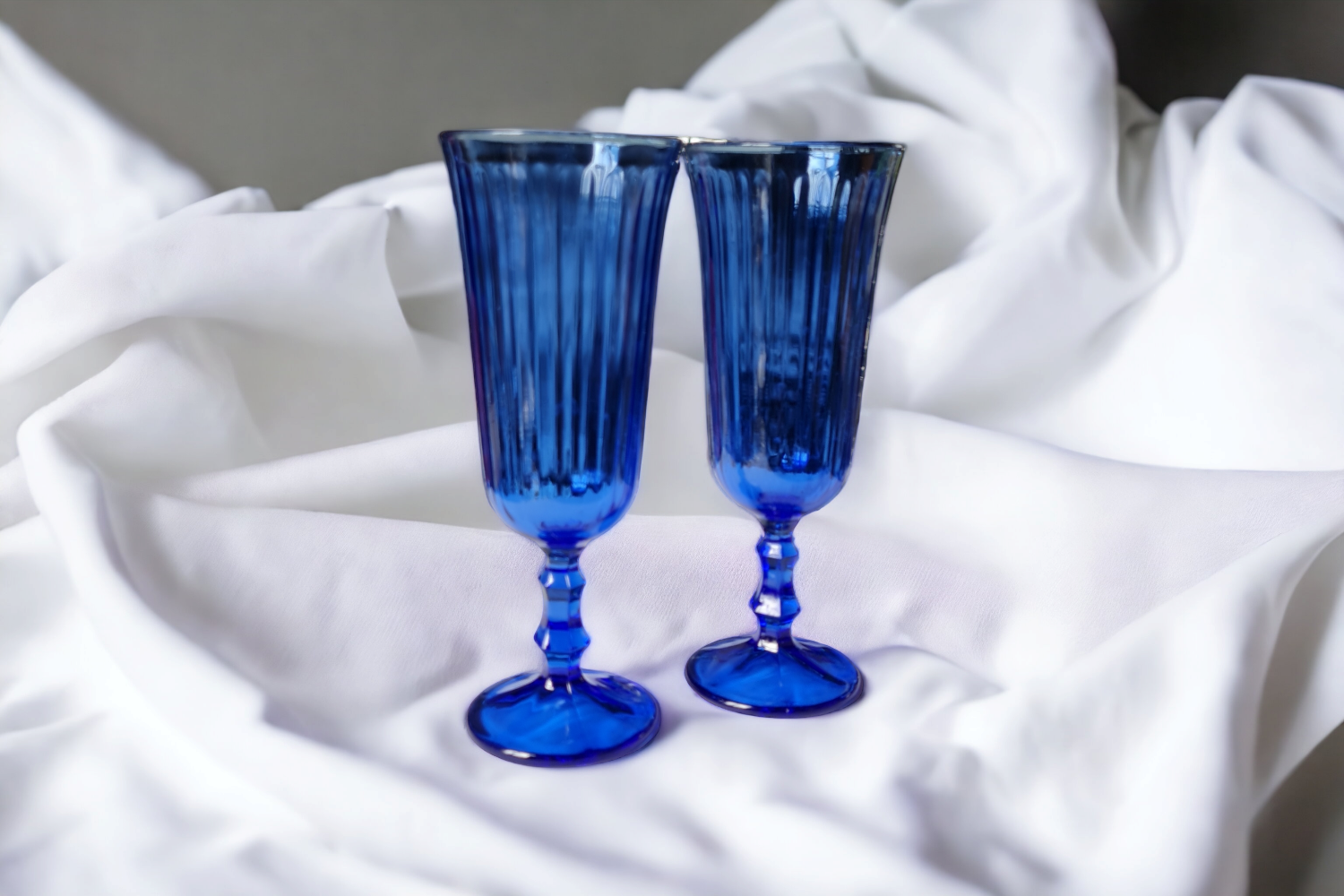 Set of 6 blue vintage champagne flutes