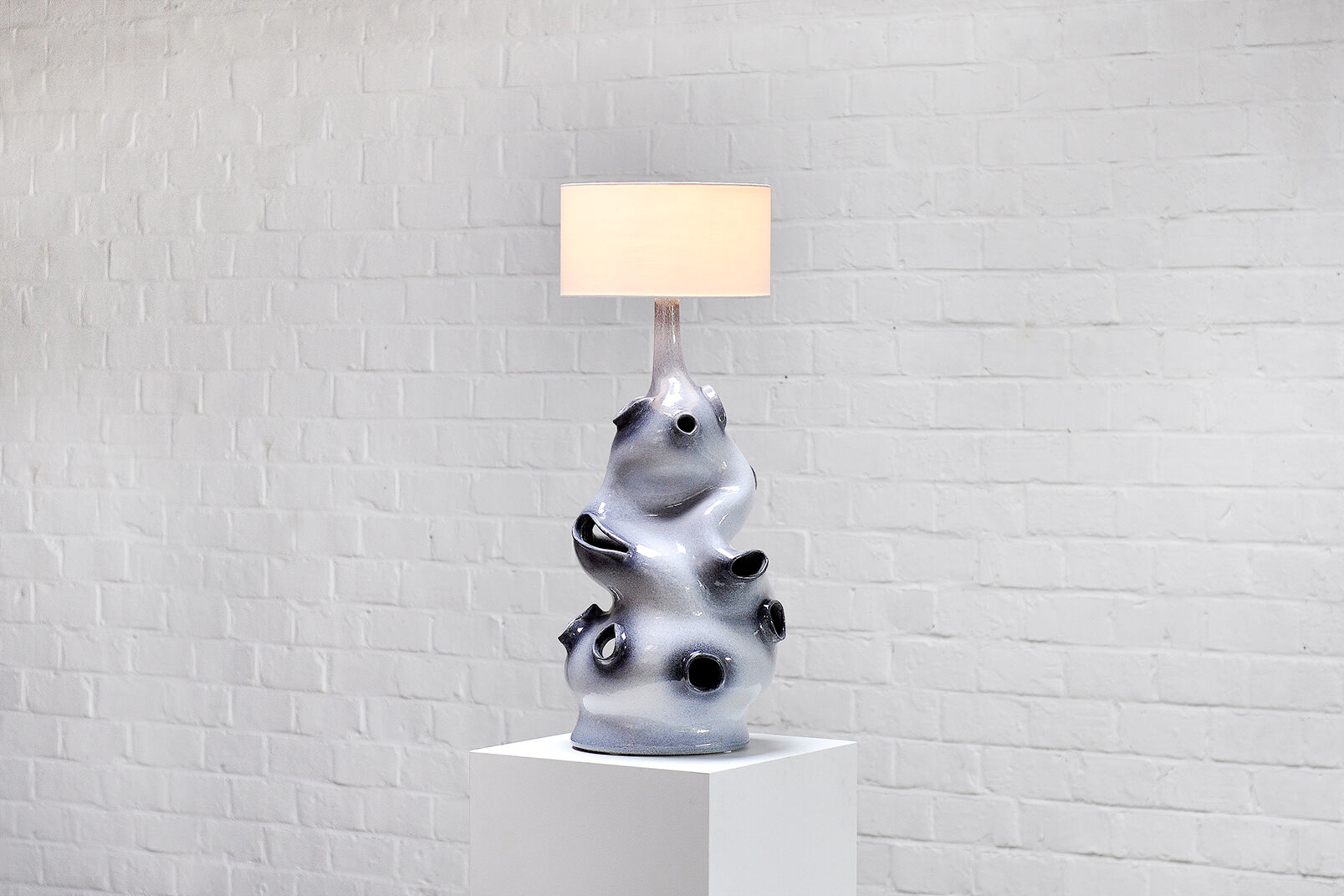 French ceramic glazed sculptural table lamp, 1970s