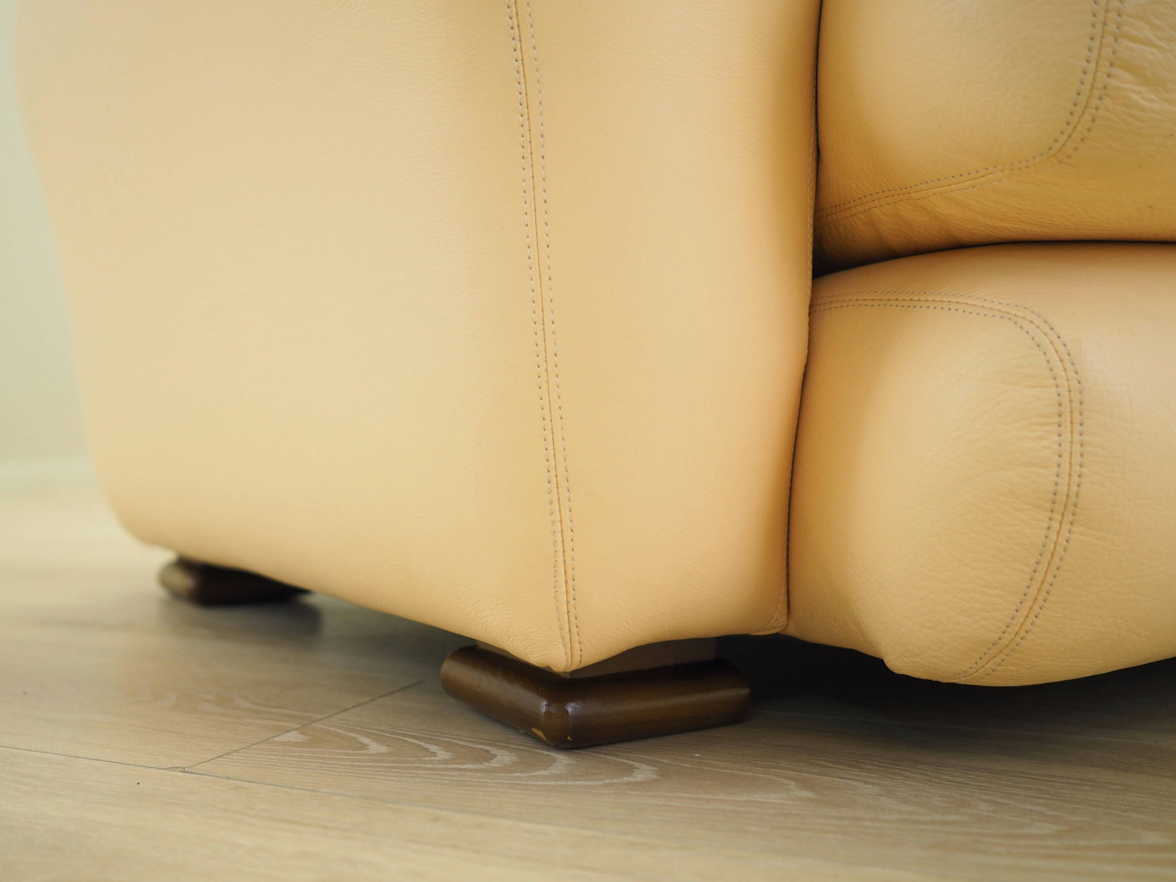 Canapé en cuir, design italien, années 1960, production : Italie