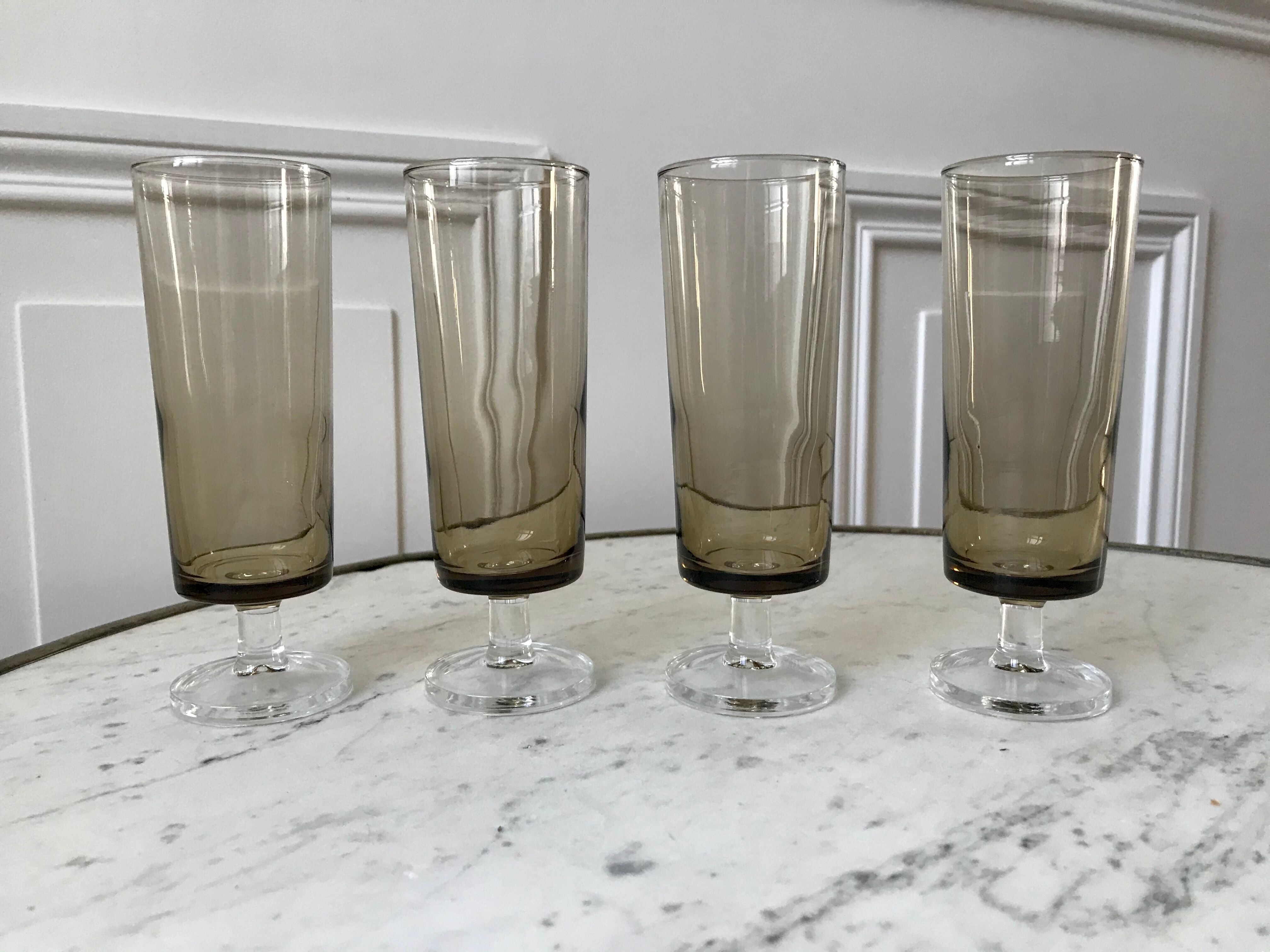 Set of 4 champagne flutes in smoked glass 70s
