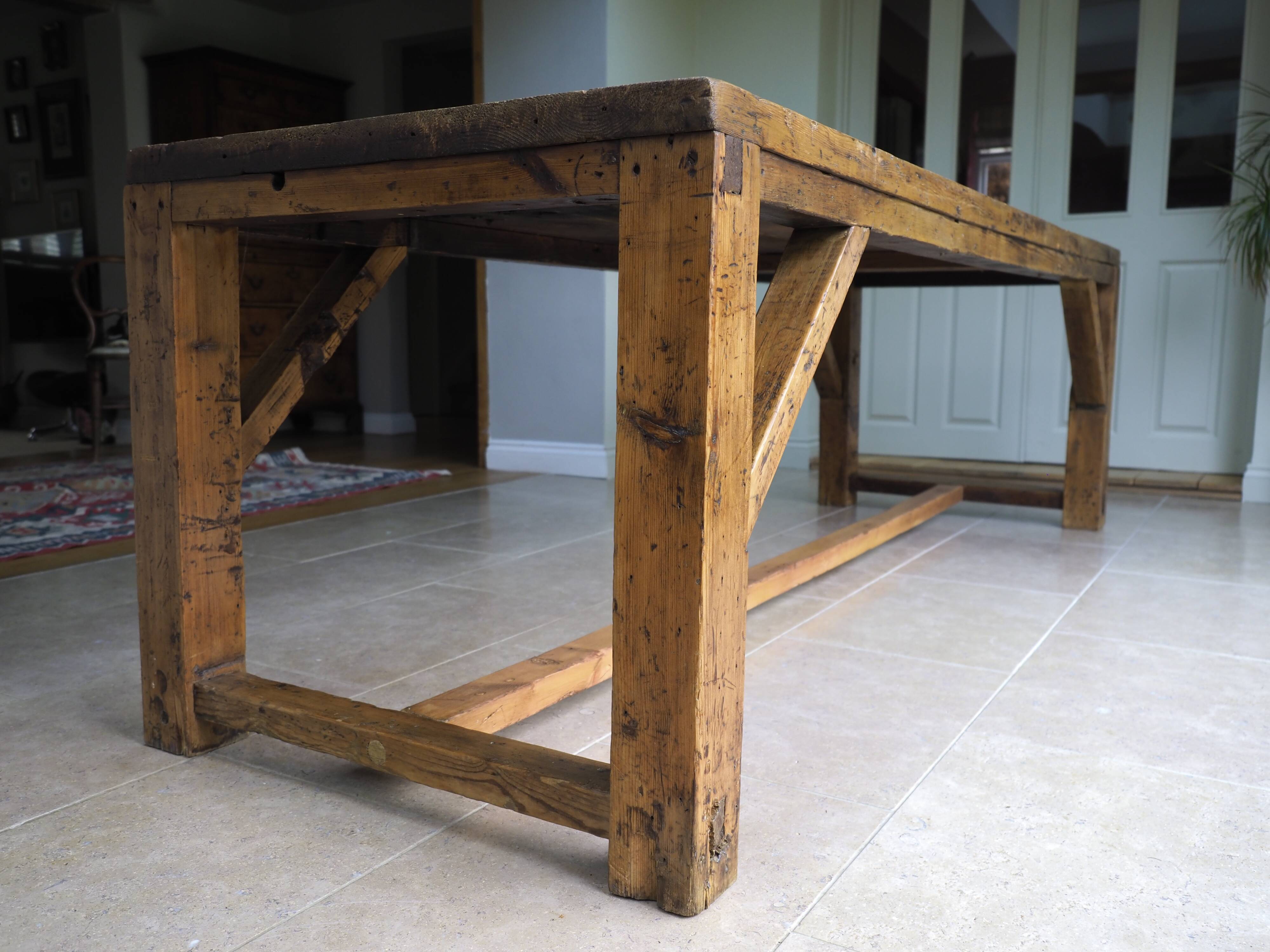 Table ancienne
