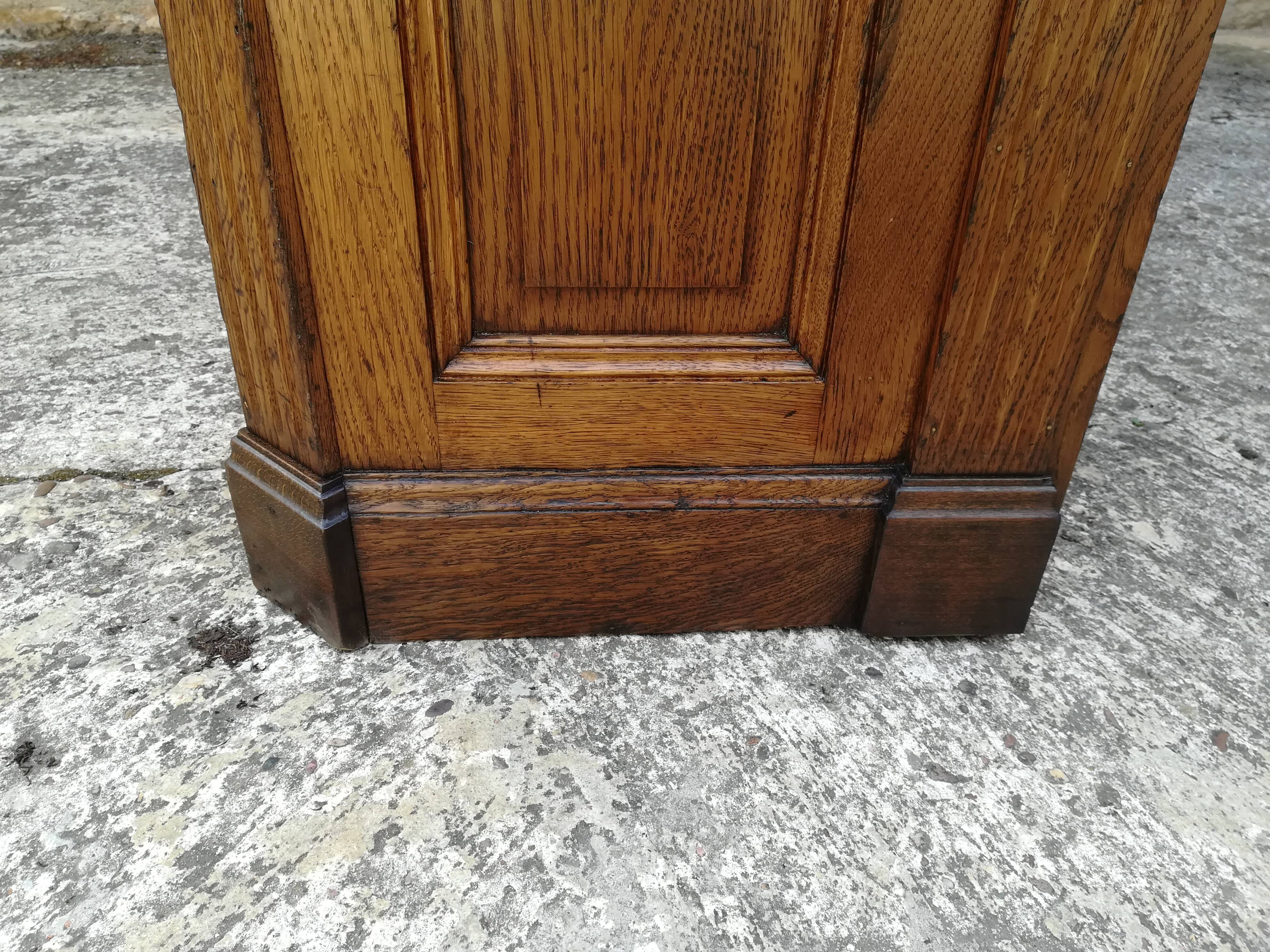 Oak counter
